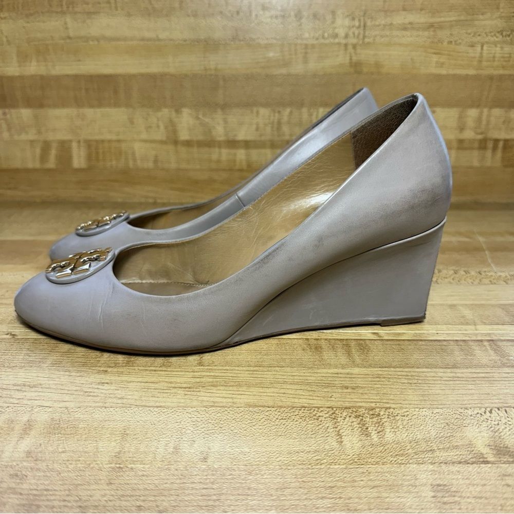 Tory‎ Burch Claire 65mm Calf Leather Closed Toe Wedge Heel Shoes Size 8.5 Beige